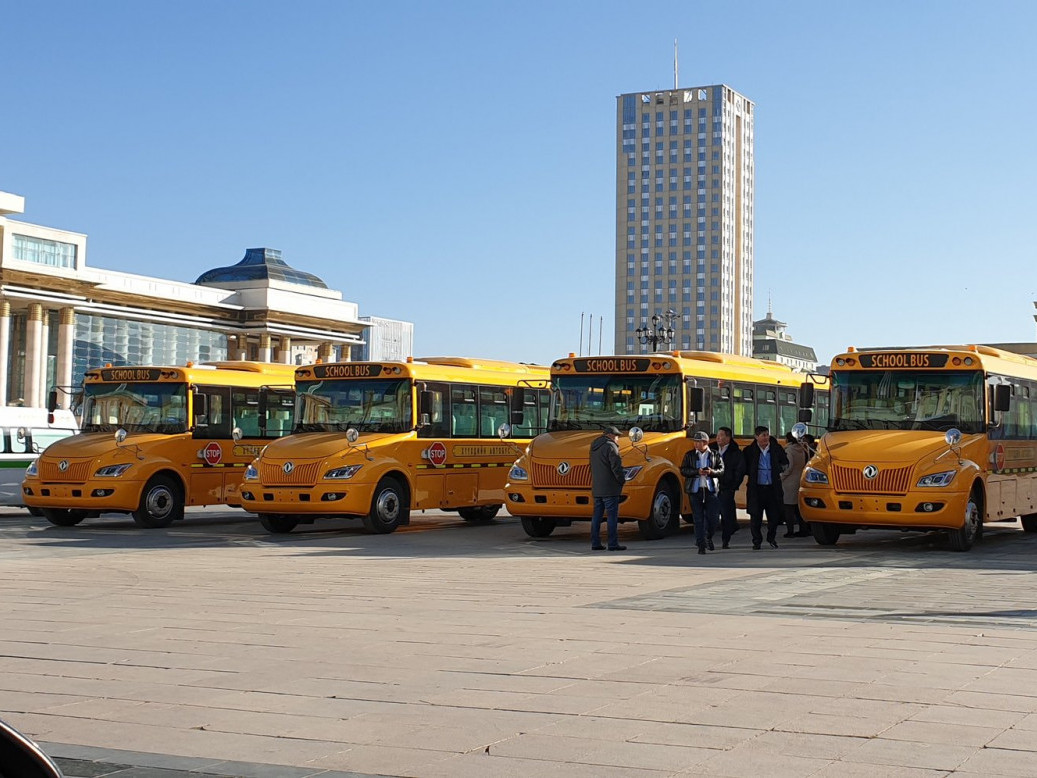 Өнөөдөр 75 ширхэг сургуулийн автобус үйлчилгээнд гарахад бэлэн болжээ