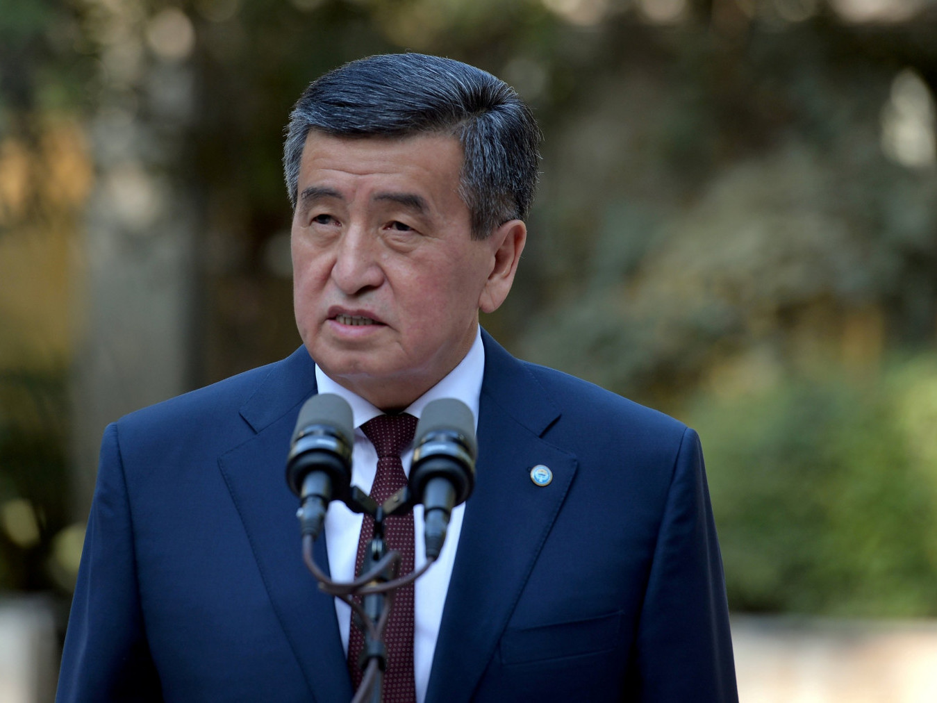 Киргизийн Ерөнхийлөгч Жээнбеков албан ёсоор огцорлоо