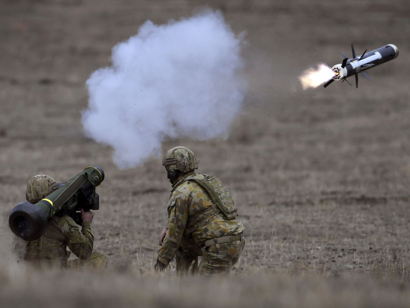 ВИДЕО: “Танкны алуурчин” буюу Javelin гэж зэвсэг Украинд тус болж байна уу