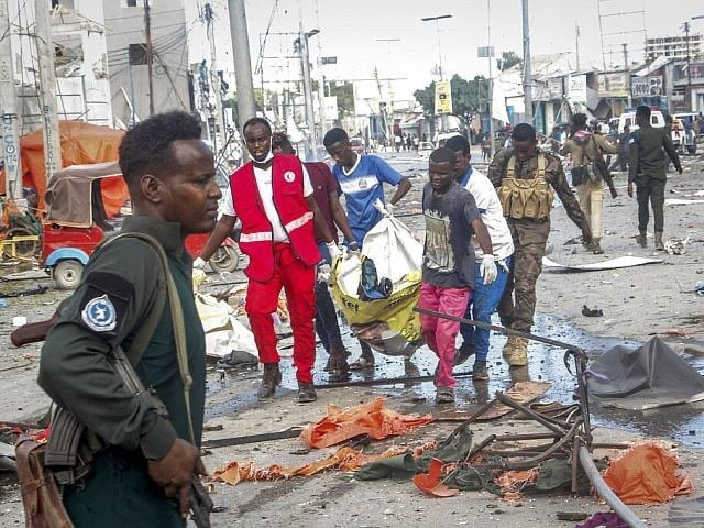 ВИДЕО: Сомали улсын Боловсролын яамны гадаа бөмбөг дэлбэлсний улмаас 100 хүн амиа алдаж, 300 хүн шархаджээ