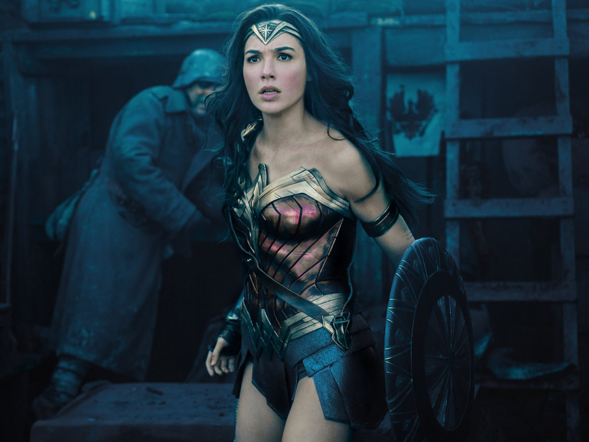 "Wonder Woman" киноны гол дүрийн жүжигчин Gal Gadot төрж,  охинтой боллоо