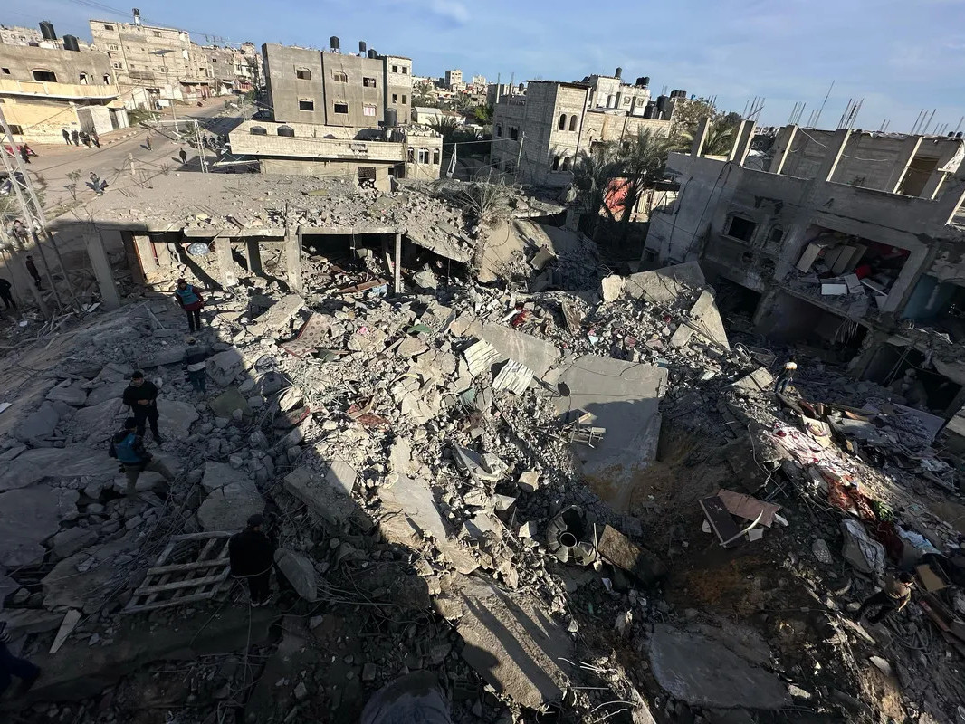 ВИДЕО: Израилийн арми Рафах хотод цохилт өгсний улмаас 13 хүн амь үрэгджээ